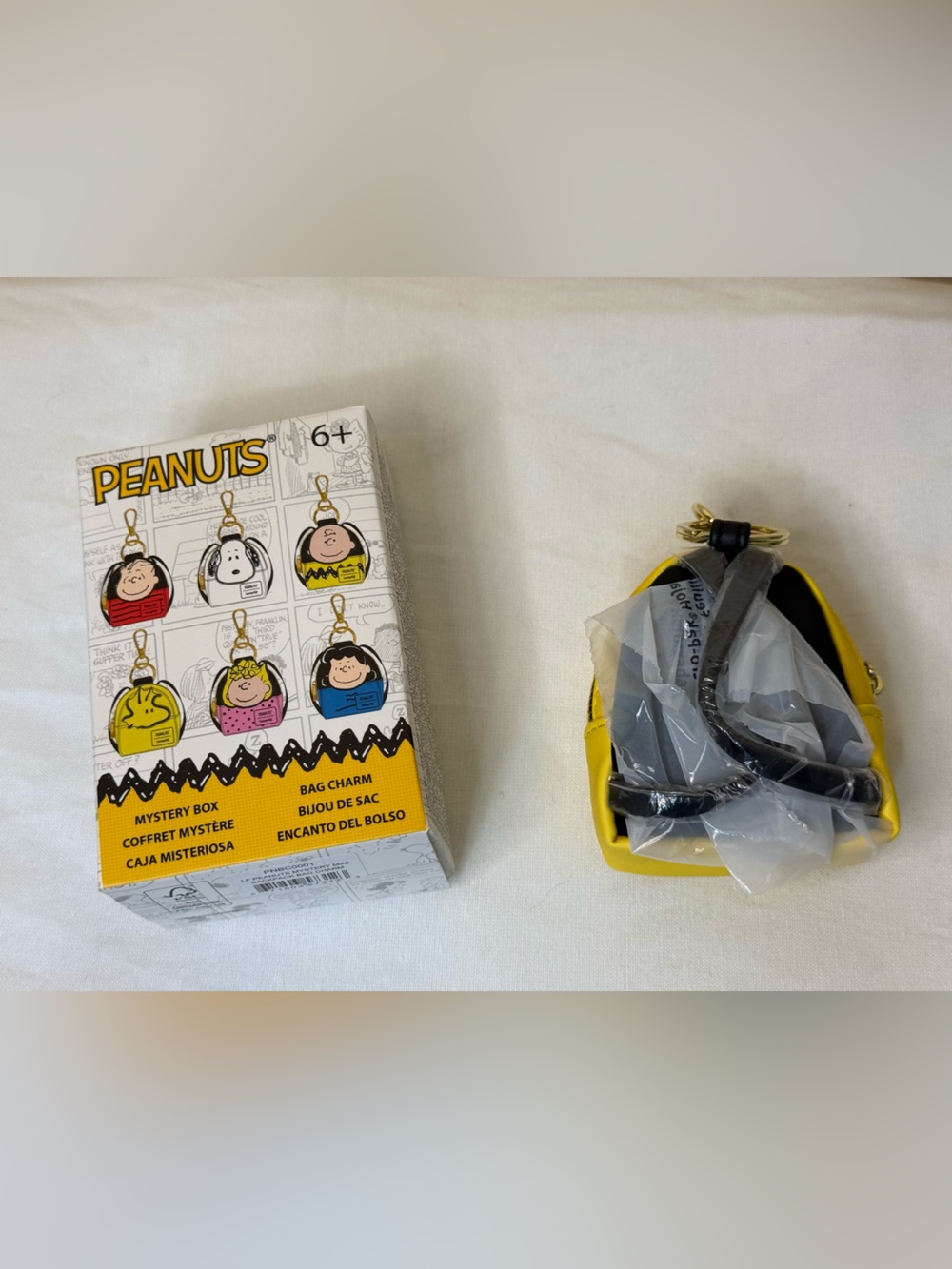 Loungefly Peanuts Yellow Woodstock Mini Backpack Bag Charm - Picture 2 of 2